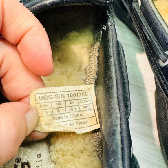 UGG Womens Duck Shoe Shearling Black Patent Leather Loafer Waterproof Sz 7.5 - Picture 6 of 6